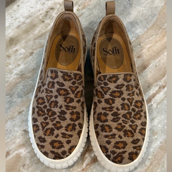 Women’s SOFFT Pavina leopard print slip on sneakers- Size 7.5 - Picture 2 of 7